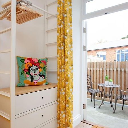 2 Central, Spacious, Apartment With Private Patio Sidmouth Exterior foto